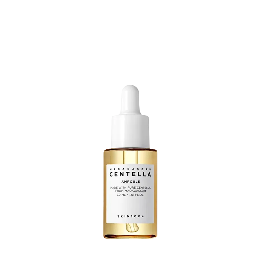 Suero SKIN1004 Madagascar Centella Ampoule con Centella Asiática al 100%, ideal para calmar e hidratar pieles sensibles. Disponible en 30 ml y 55 ml.