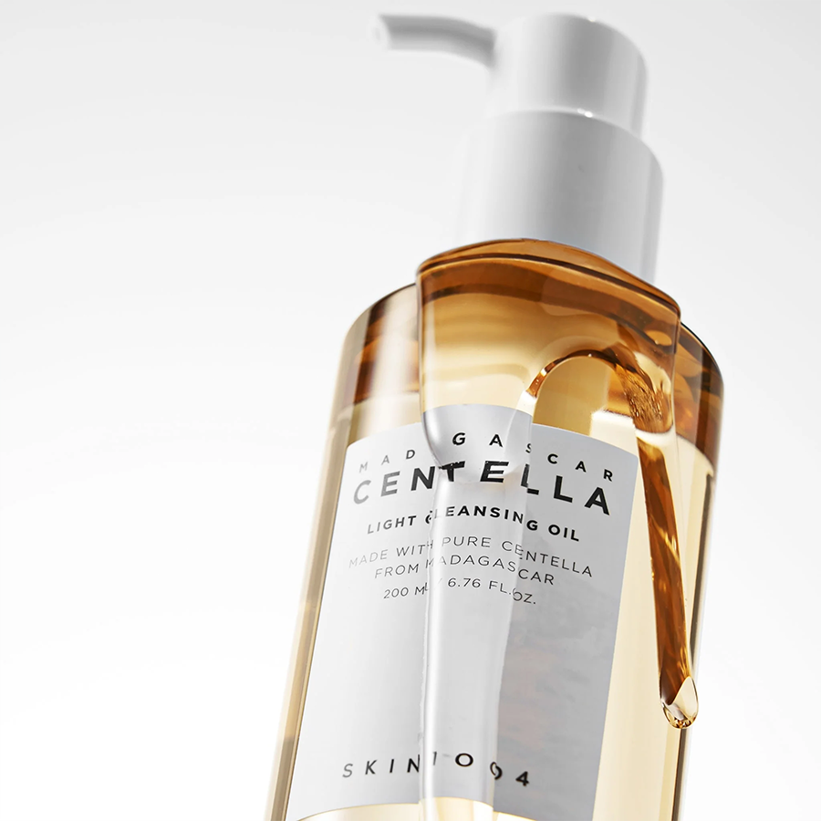 Aceite limpiador facial SKIN1004 Madagascar Centella Light Cleansing Oil, ideal para piel sensible con Centella Asiática.