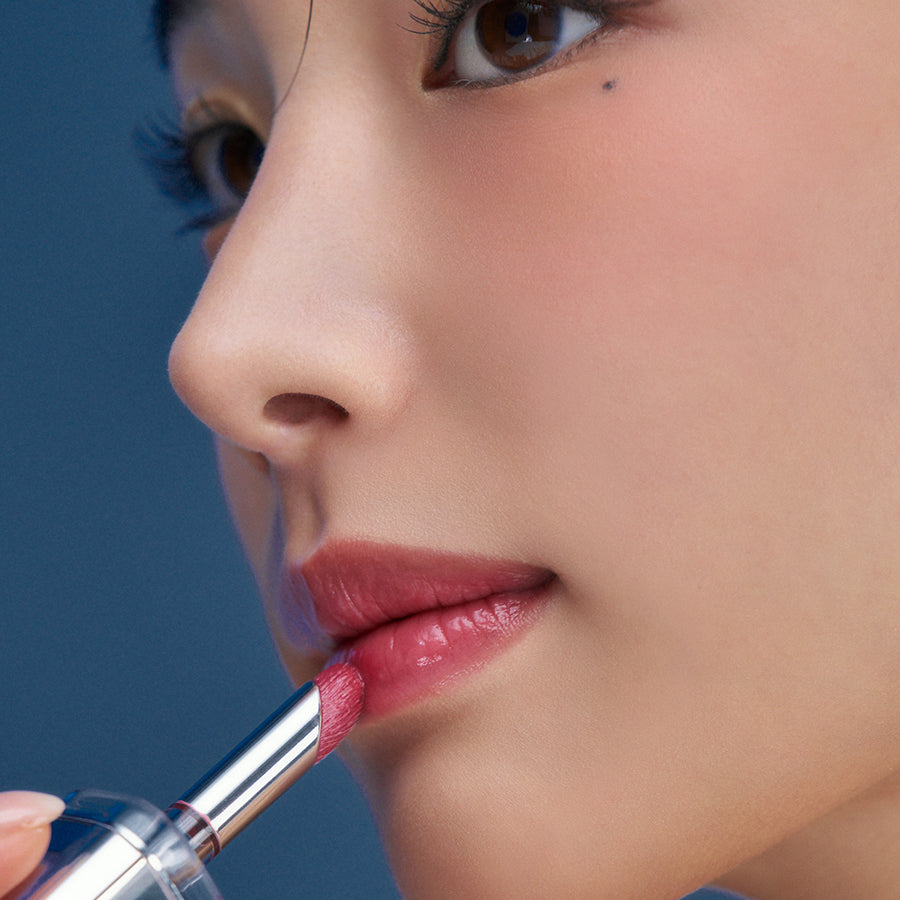 Tinta para labios Oddtype Unseen Balloon Tint en tonos rojo terracota, rosa berry, y nude rosado, ideal para un look coreano vibrante y duradero.