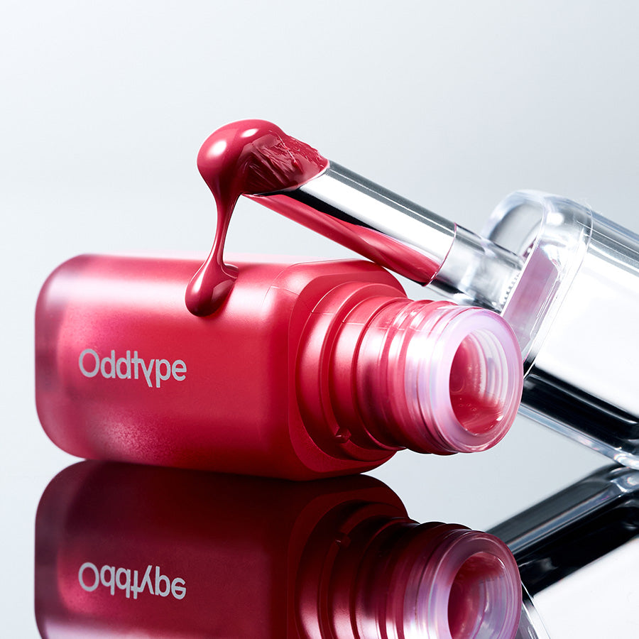 Tinta para labios Oddtype Unseen Balloon Tint en tonos rojo terracota, rosa berry, y nude rosado, ideal para un look coreano vibrante y duradero.
