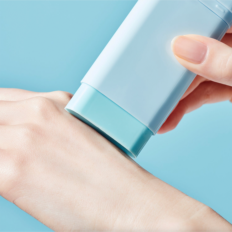 Tocobo Cotton Soft Sun Stick SPF50+ PA++++, Protector solar en barra con acabado mate, ideal para controlar el brillo y proteger la piel sensible. 19 g.