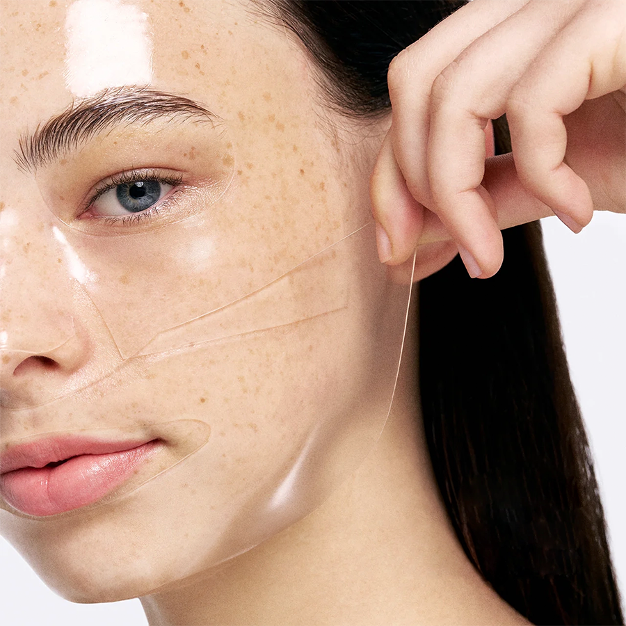 Mascarilla Bio-Collagen Real Deep Mask con colágeno y ácido hialurónico para hidratar y mejorar la elasticidad de la piel.