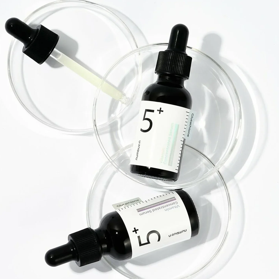 Serum coreano No.5 Vitamin Concentrated Serum con Niacinamida y Ácido Tranexámico para reducir manchas, hidratar y unificar el tono de la piel.